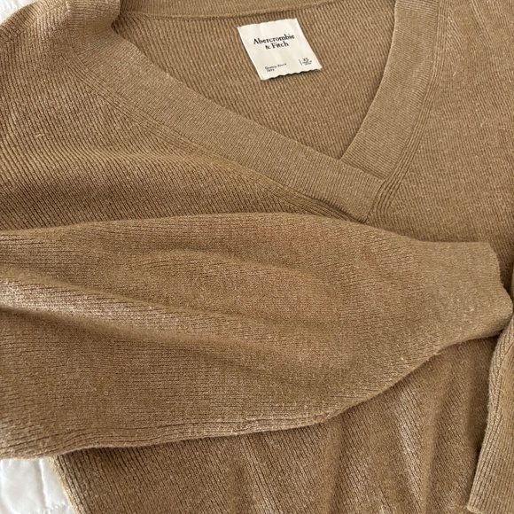 Sweater - Picture 1 of 3